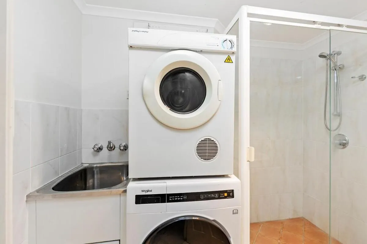 City Haven, 2Bed, 2Bath, Parking, Balcony Brisbane Australien